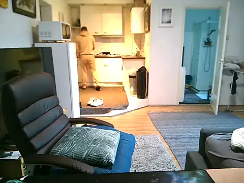 mihaimichael online show from September 28, 2025, 4:34 pm