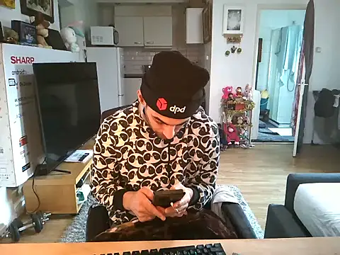 mihaimichael online show from November 21, 2025, 12:15 pm