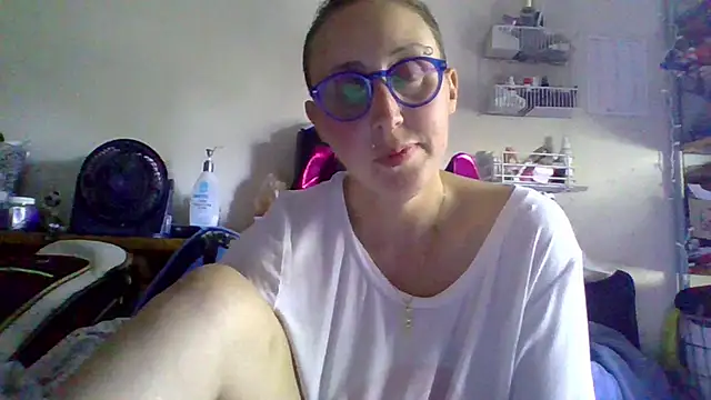 AstridFalk23 online show from October 6, 2025, 5:43 pm