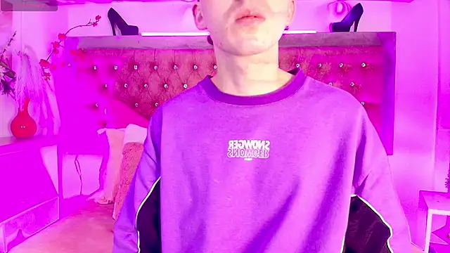 Tayzon Foxxx online show from November 11, 2025, 12:49 pm