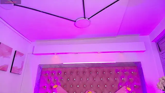 Tayzon Foxxx online show from December 19, 2025, 12:34 pm