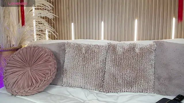 Tayzon Foxxx online show from April 22, 2026, 8:32 pm