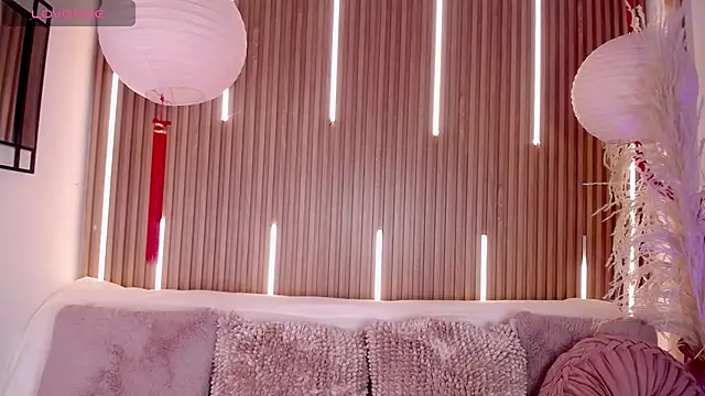 Snapshot of Tayzon_Foxxx chatting on April 23, 2026, 8:33 pm Tayzon Foxxx online show from April 23, 2026, 8:33 pm