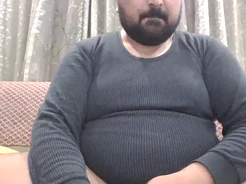 ARYANAVAILABLE online show from December 18, 2025, 5:35 am