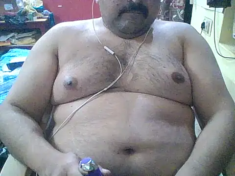 ARYANAVAILABLE online show from February 3, 2026, 1:26 am