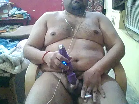 ARYANAVAILABLE online show from May 12, 2026, 11:24 pm