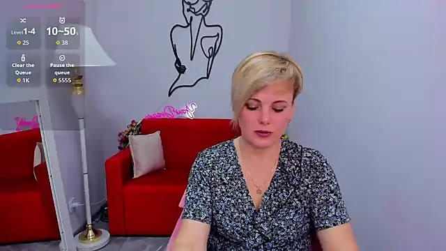 Julia Wilsone online show from March 3, 2026, 1:39 pm