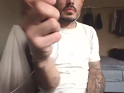 tengocanicas online show from February 15, 2026, 11:01 pm