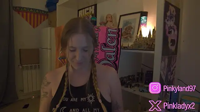 Pinkyladyxxx online show from April 23, 2026, 7:38 pm