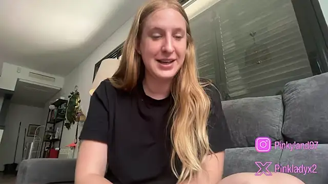 Snapshot of Pinkyladyxxx chatting on June 11, 2026, 12:03 pm Pinkyladyxxx online show from June 11, 2026, 12:03 pm