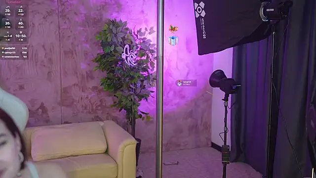 Britney054 online show from March 1, 2025, 8:34 am