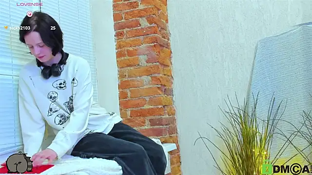 Alina Mills online show from February 28, 2025, 4:10 pm