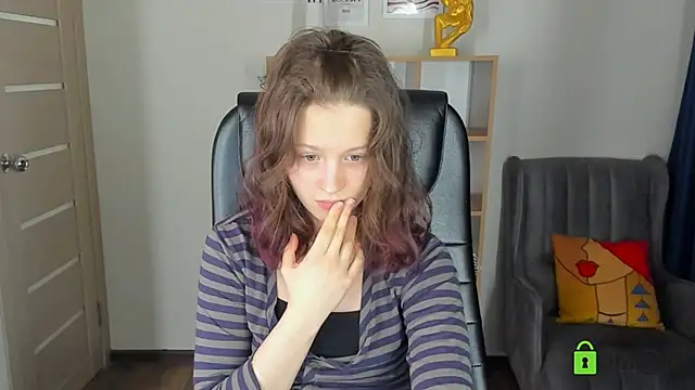 Snapshot of Alina_Mills chatting on May 16, 2026, 6:54 am Alina Mills online show from May 16, 2026, 6:54 am