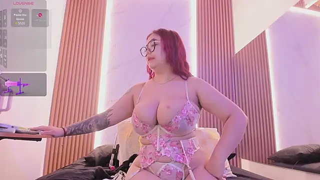 Snapshot of juicy_led_ chatting on January 23, 2025, 11:26 am juicy led online show from January 23, 2025, 11:26 am