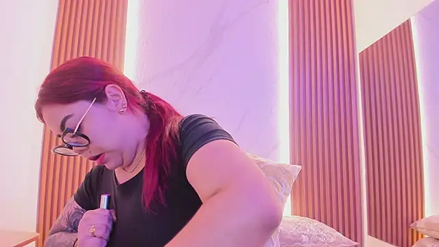 Snapshot of juicy_led_ chatting on February 24, 2025, 11:21 am juicy led online show from February 24, 2025, 11:21 am