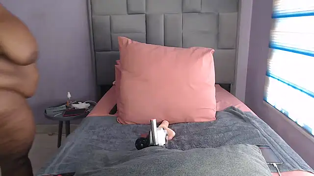 bustytitsxxx online show from October 13, 2025, 8:47 am