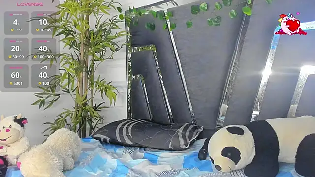 Black Rose2 online show from February 7, 2025, 2:47 pm