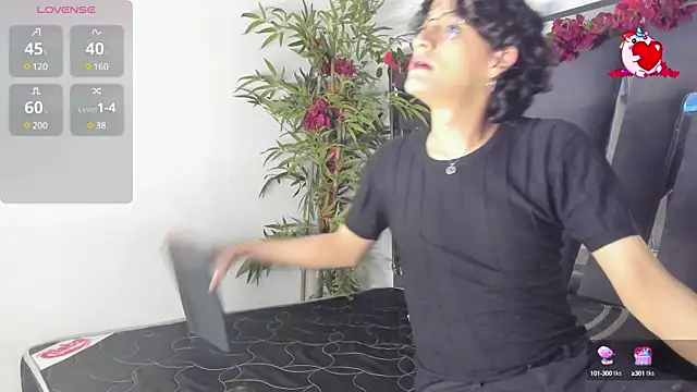 Black Rose2 online show from March 3, 2025, 11:33 am