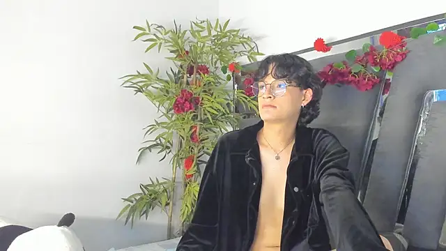 Black Rose2 online show from March 12, 2025, 2:56 pm