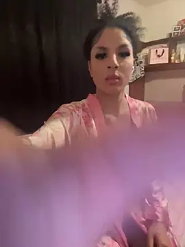 Snapshot of thatonelightskinn chatting on February 7, 2025, 9:05 am thatonelightskinn online show from February 7, 2025, 9:05 am