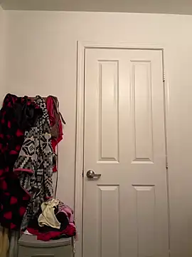 Snapshot of thatonelightskinn chatting on February 13, 2025, 3:50 am thatonelightskinn online show from February 13, 2025, 3:50 am