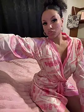 Snapshot of thatonelightskinn chatting on February 21, 2025, 3:56 am thatonelightskinn online show from February 21, 2025, 3:56 am