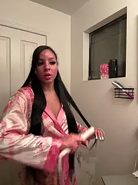 Snapshot of thatonelightskinn chatting on March 14, 2025, 3:48 am thatonelightskinn online show from March 14, 2025, 3:48 am