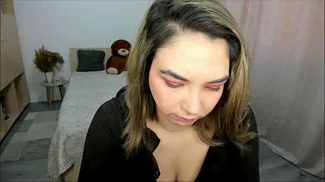 Alexa Dolly12 online show from March 23, 2026, 8:18 am