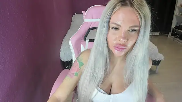 Lika8234 online show from October 25, 2025, 8:58 pm