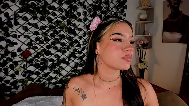 Snapshot of melody_cute10 chatting on February 17, 2025, 4:48 pm melody cute10 online show from February 17, 2025, 4:48 pm