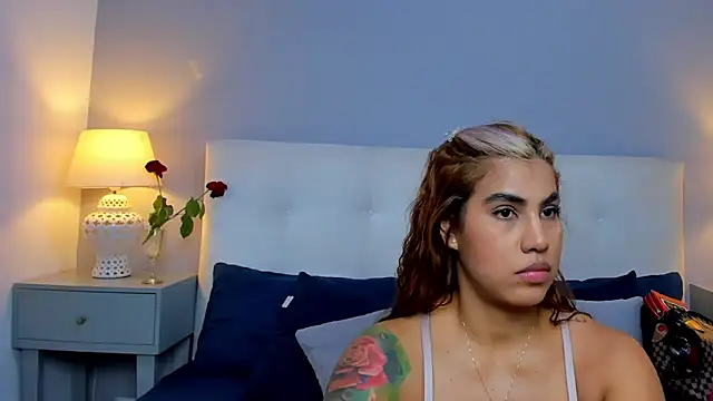 SaraaJhonsonn online show from September 24, 2025, 3:37 pm