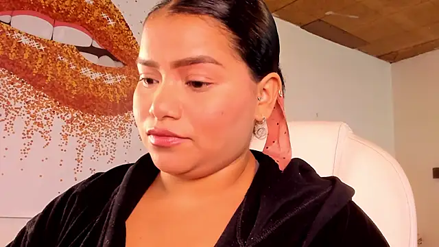 loly marce online show from February 13, 2025, 8:45 pm