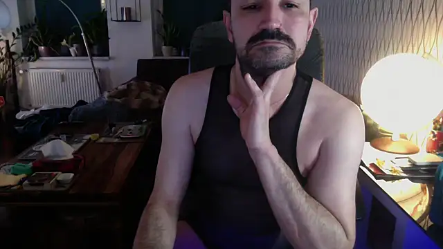 Snapshot of tomz0819 chatting on February 23, 2026, 10:07 pm tomz0819 online show from February 23, 2026, 10:07 pm