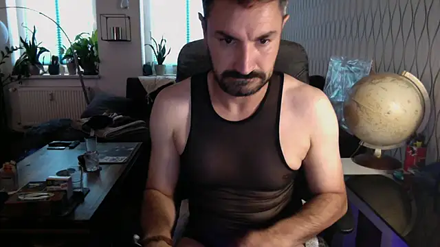 Snapshot of tomz0819 chatting on July 6, 2026, 12:24 pm tomz0819 online show from July 6, 2026, 12:24 pm
