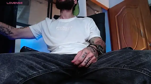 ren stipee online show from March 3, 2025, 12:48 am