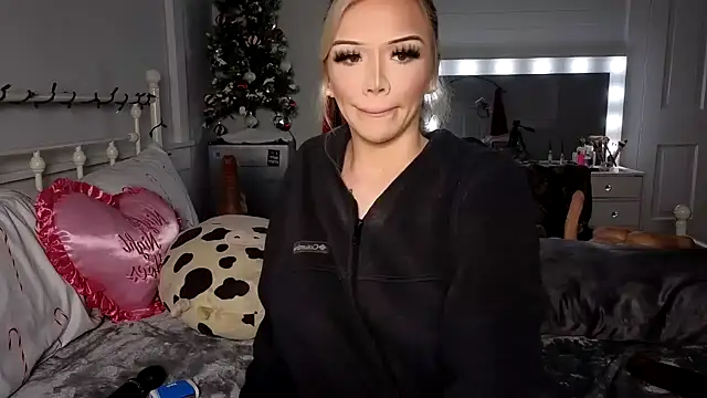 Snapshot of emmagray001 chatting on December 11, 2024, 1:06 pm emmagray001 online show from December 11, 2024, 1:06 pm