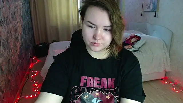 Jenny Fox online show from April 14, 2026, 2:50 am