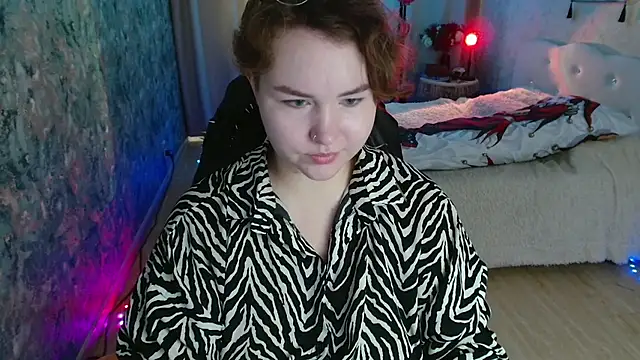 Jenny Fox online show from July 19, 2026, 4:38 am