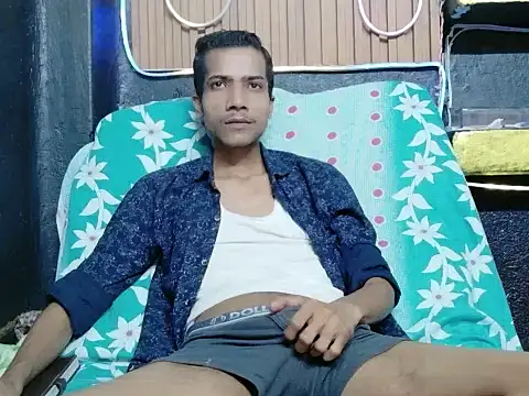 Alex Suman25 online show from July 3, 2026, 8:48 pm