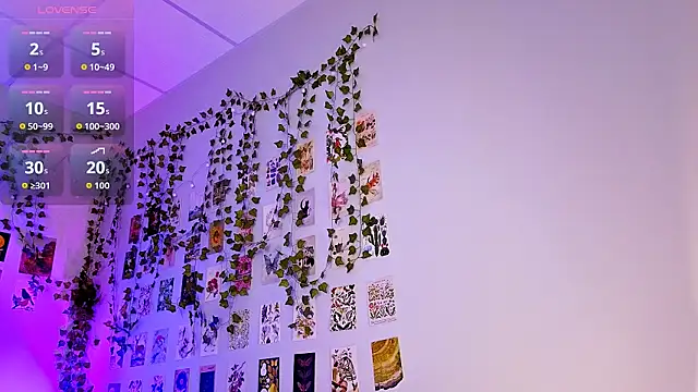 MiaBecky online show from April 12, 2026, 5:34 am