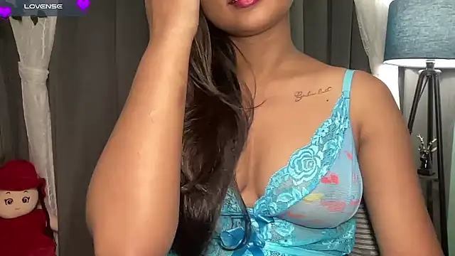 senorita78 online show from October 29, 2025, 8:27 am