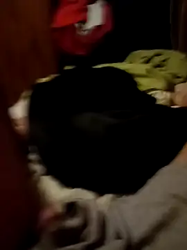 Snapshot of Uruguayo1988 chatting on December 2, 2025, 12:27 am Uruguayo1988 online show from December 2, 2025, 12:27 am