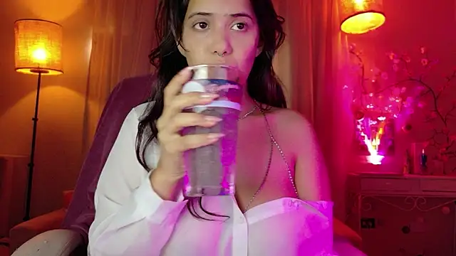 AllisonCatUwU online show from June 14, 2026, 3:25 pm