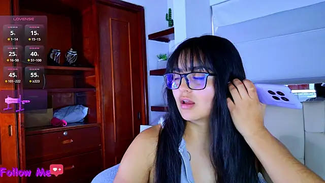 scarlleth  online show from November 6, 2025, 12:17 pm