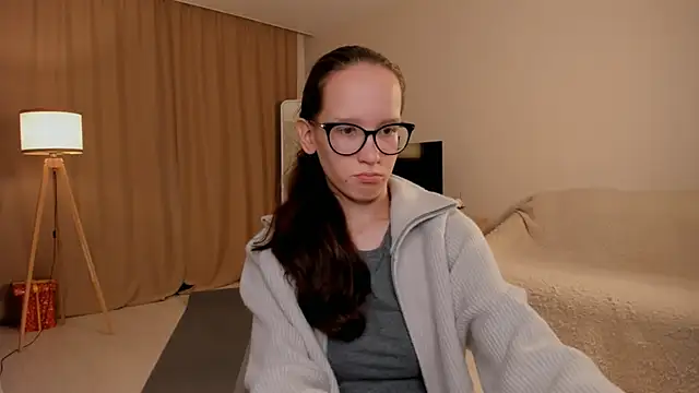 BettyBrowni online show from September 24, 2025, 4:10 pm