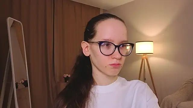 BettyBrowni online show from February 17, 2026, 4:02 pm