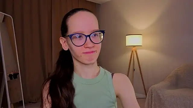 BettyBrowni online show from March 10, 2026, 4:12 pm