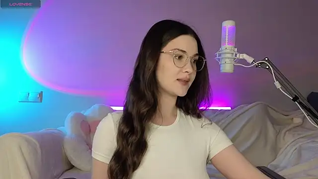 AokiAnna online show from October 7, 2025, 5:15 am