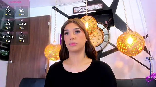 victoria aleia  online show from December 13, 2025, 10:15 pm