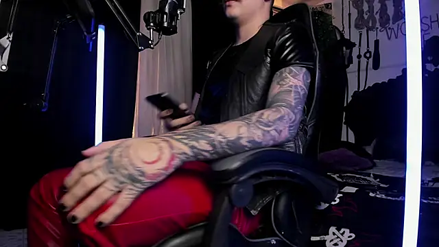 allanhurtss online show from December 15, 2024, 4:04 pm